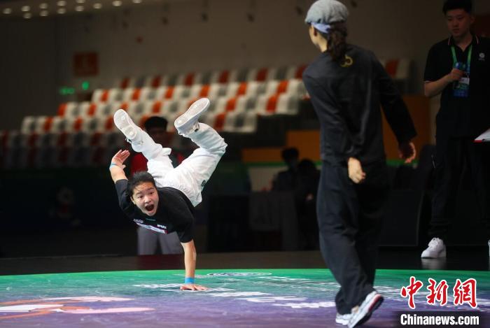 中国霹雳舞国家队春节封闭训练备战巴黎奥运会