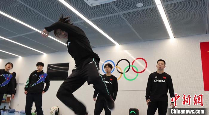 中国霹雳舞国家队春节封闭训练备战巴黎奥运会
