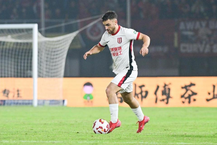 川渝德比再燃战火，蓉城缺将迎强敌