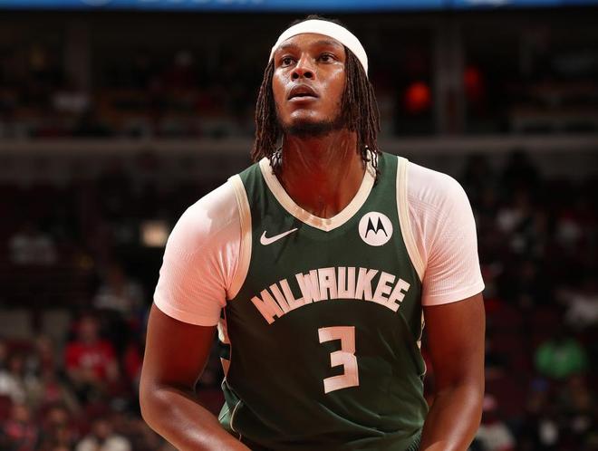 爵士四连败确定无缘季后赛 雄鹿双杀挑战仍存希