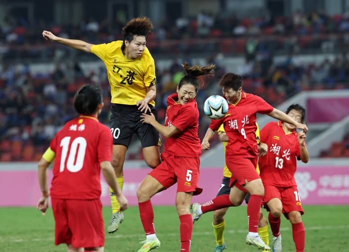 中国女足国脚邵子钦加盟本菲卡开启欧洲征程