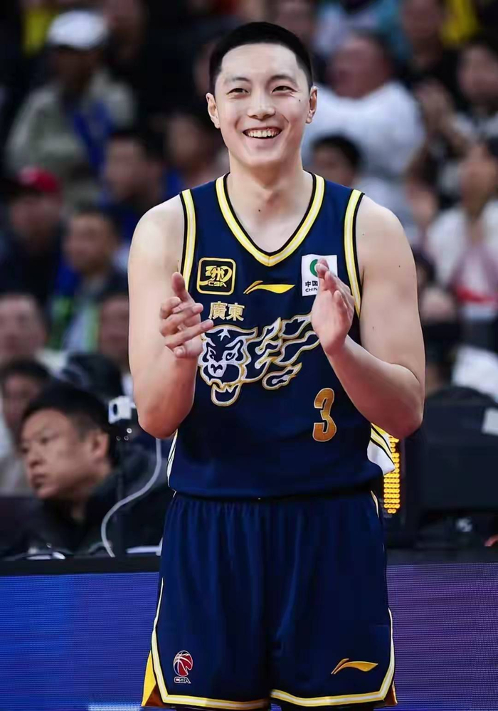 外援高分统治赛场 CBA联赛隐忧浮现