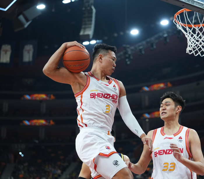 外援高分统治赛场 CBA联赛隐忧浮现