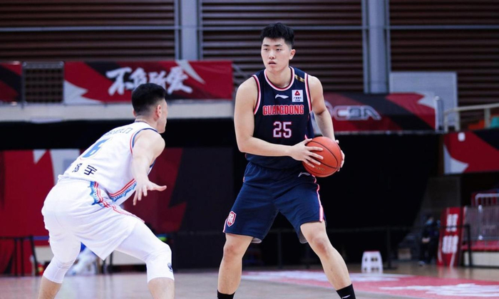 外援高分统治赛场 CBA联赛隐忧浮现