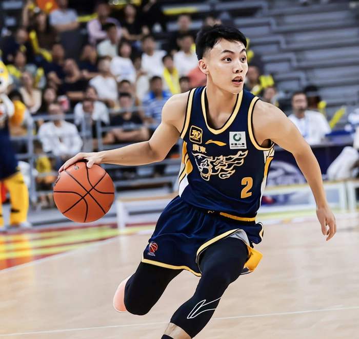 外援高分统治赛场 CBA联赛隐忧浮现