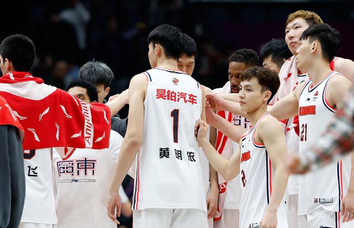 外援高分统治赛场 CBA联赛隐忧浮现