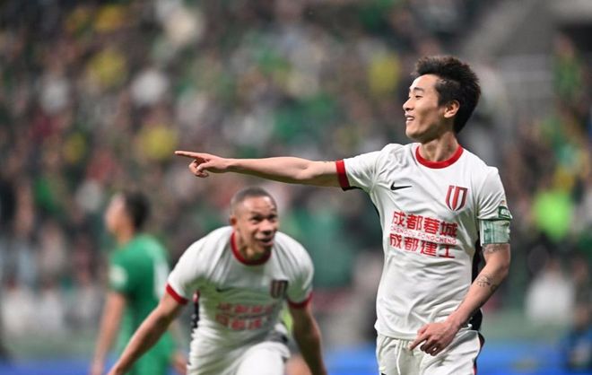 成都蓉城逆转国安领跑积分榜 申花不败积分转正