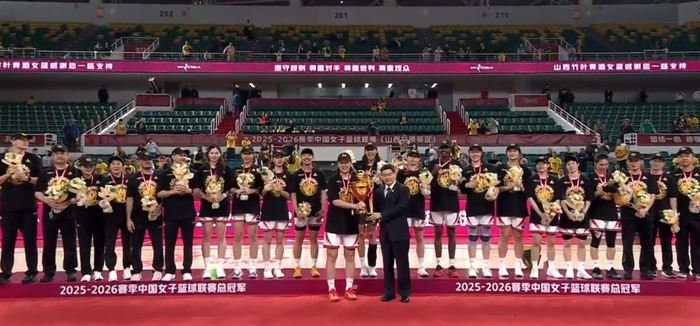 四川女篮登顶WCBA总冠军，男篮0胜42负成最大反差